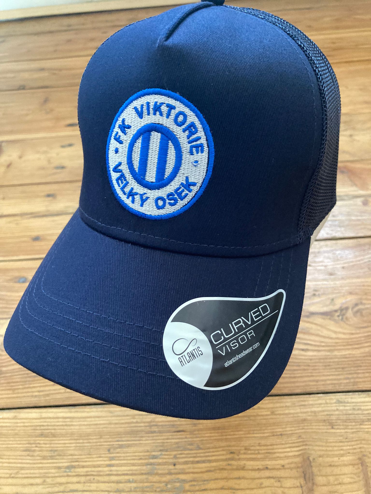 Ukázka výšivky kšiltovka